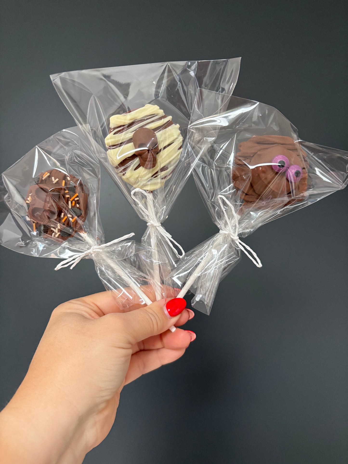 Halloween milk chocolate lollipops