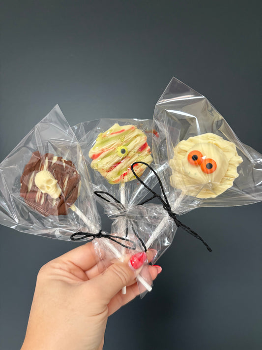 Halloween white chocolate lollipops