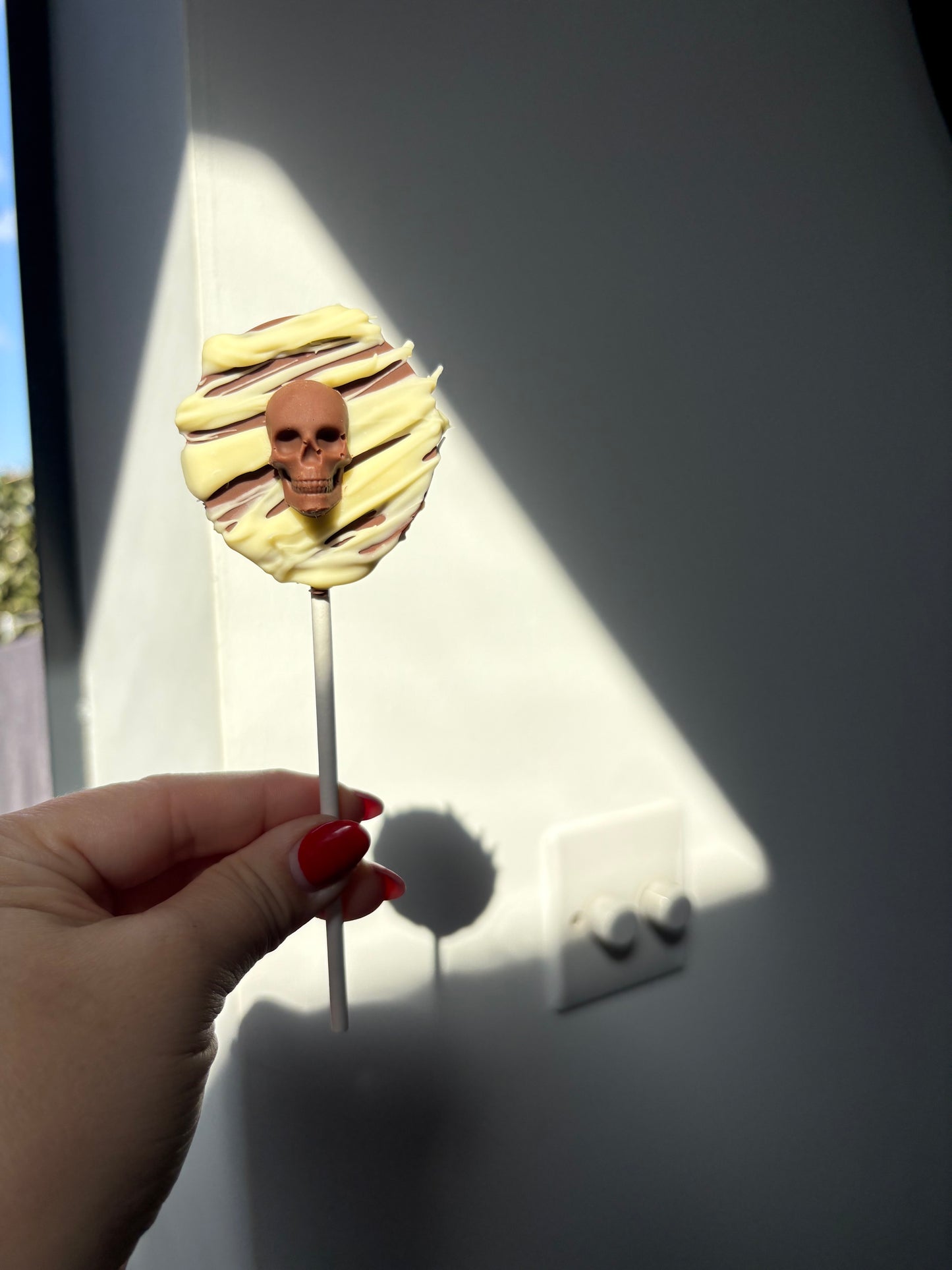 Halloween milk chocolate lollipops