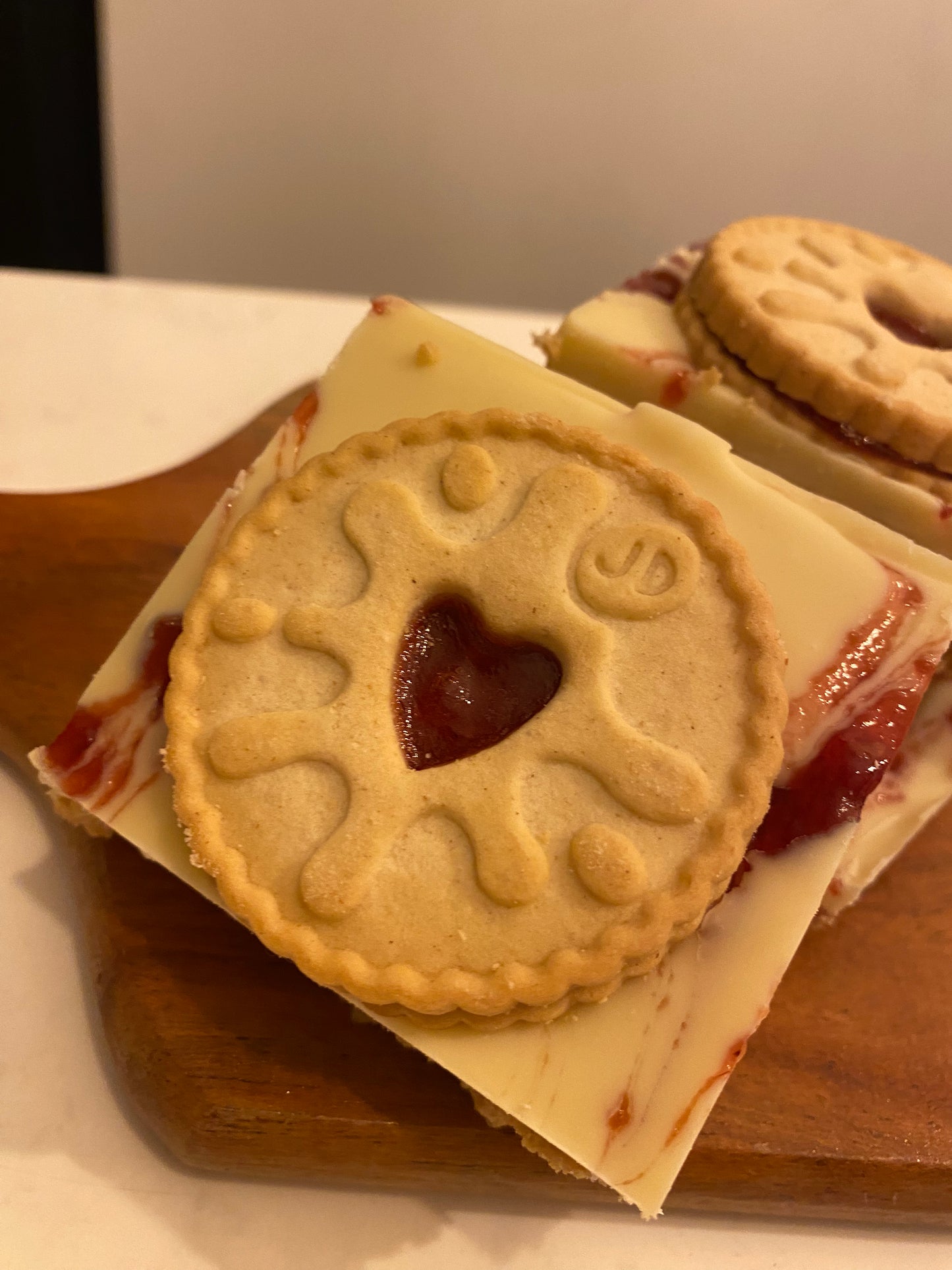 Jammy Dodger Slice