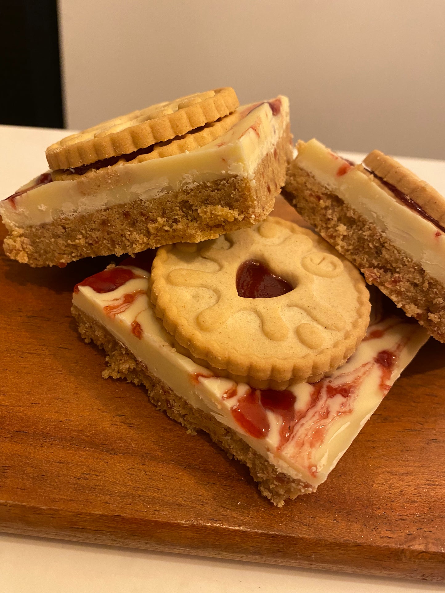 Jammy Dodger Slice