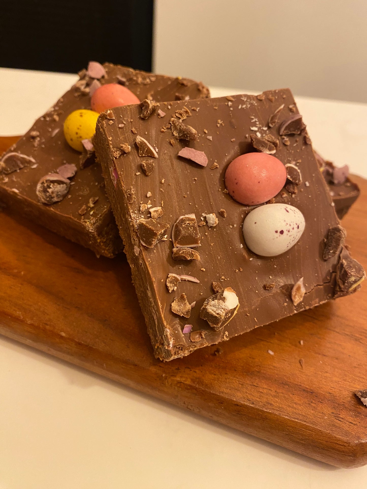 Mini Eggs Slice