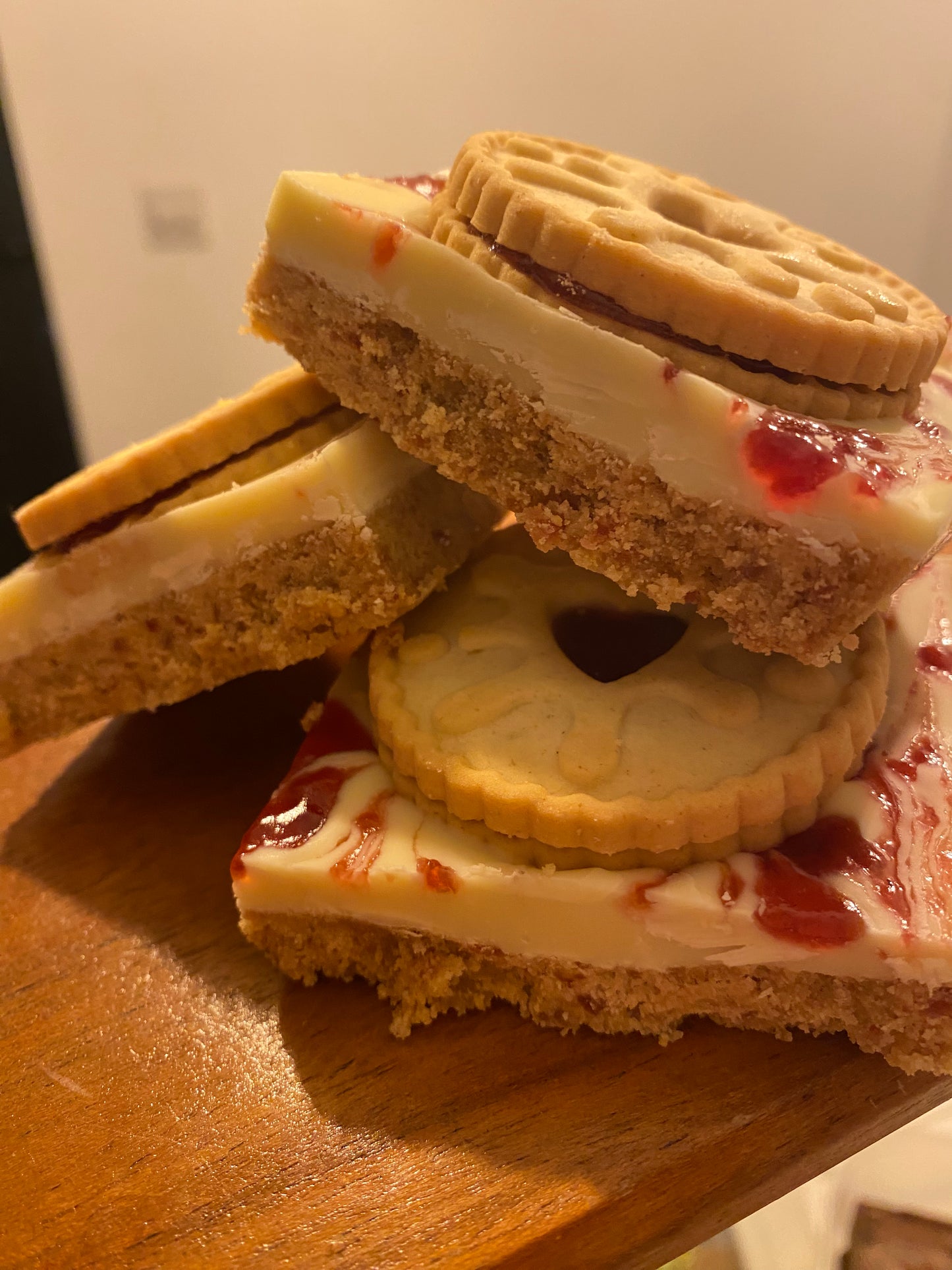 Jammy Dodger Slice