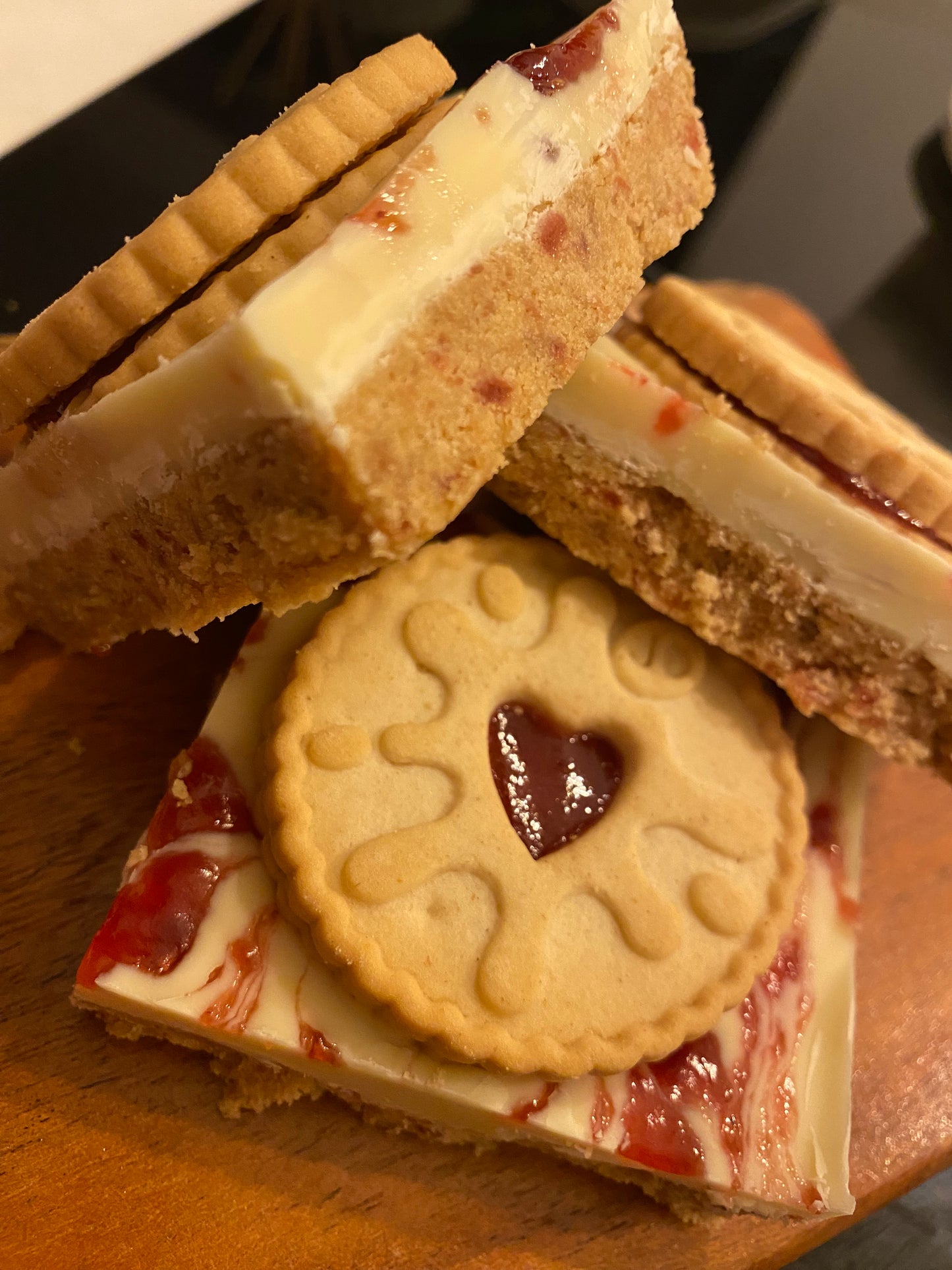 Jammy Dodger Slice