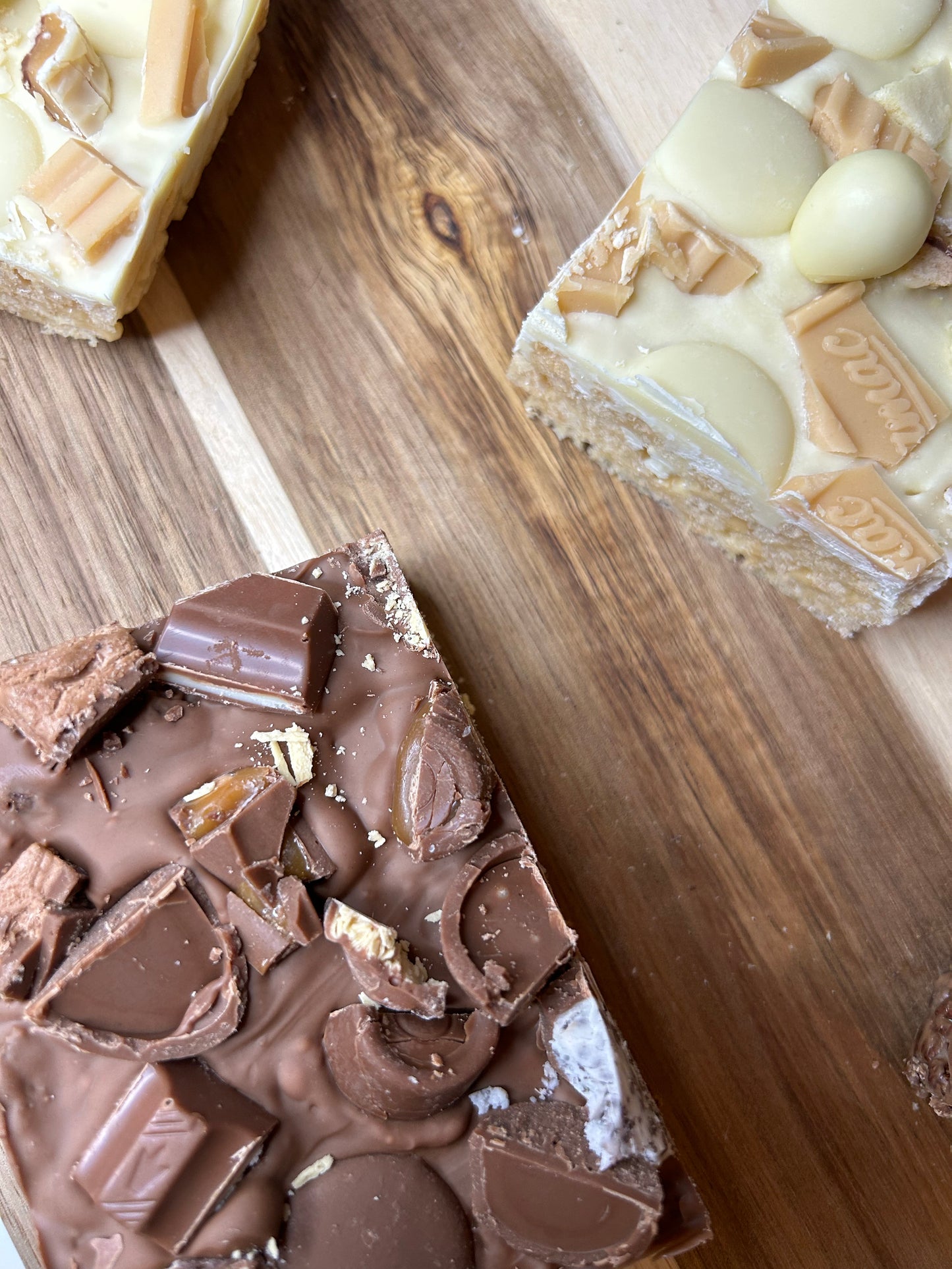 Large milk chocolate crispie slice